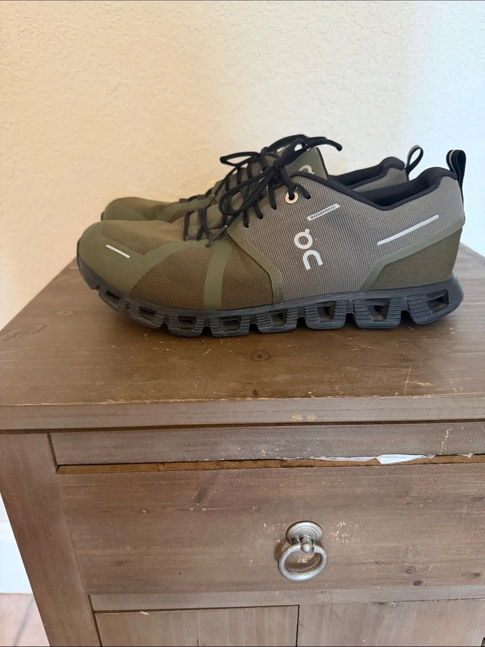 On Running water resistant Women’s Athletic Shoes - Olive/Black